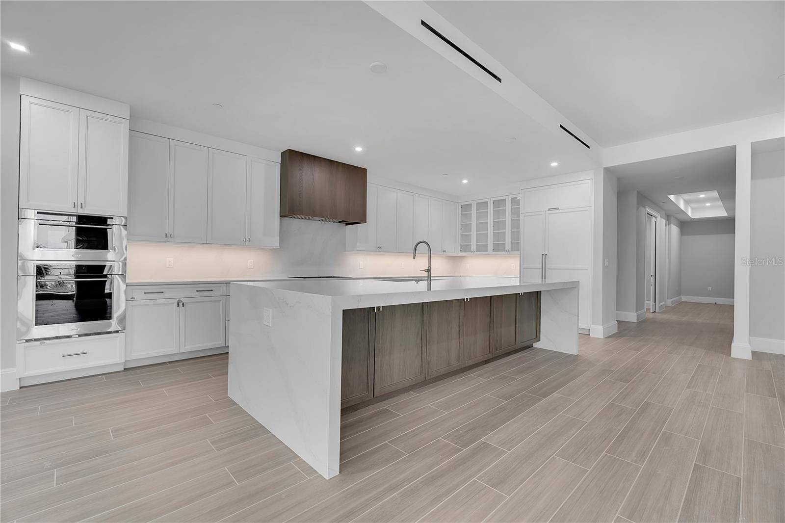 70 AVENIDA VENECCIA #204, Sarasota, FL 34242