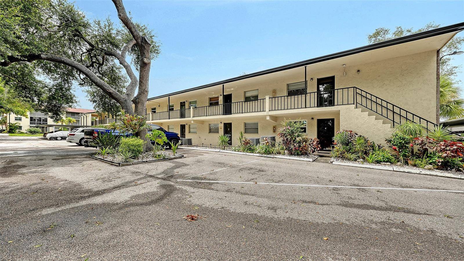 2260 STICKNEY POINT RD #324, Sarasota, FL 34231