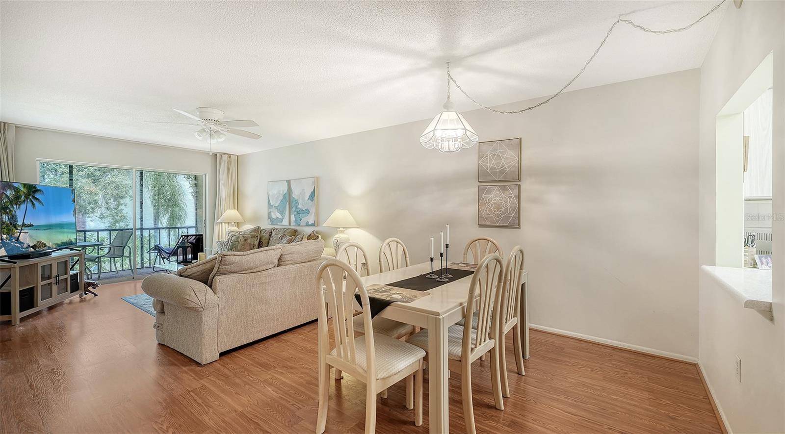 2260 STICKNEY POINT RD #324, Sarasota, FL 34231