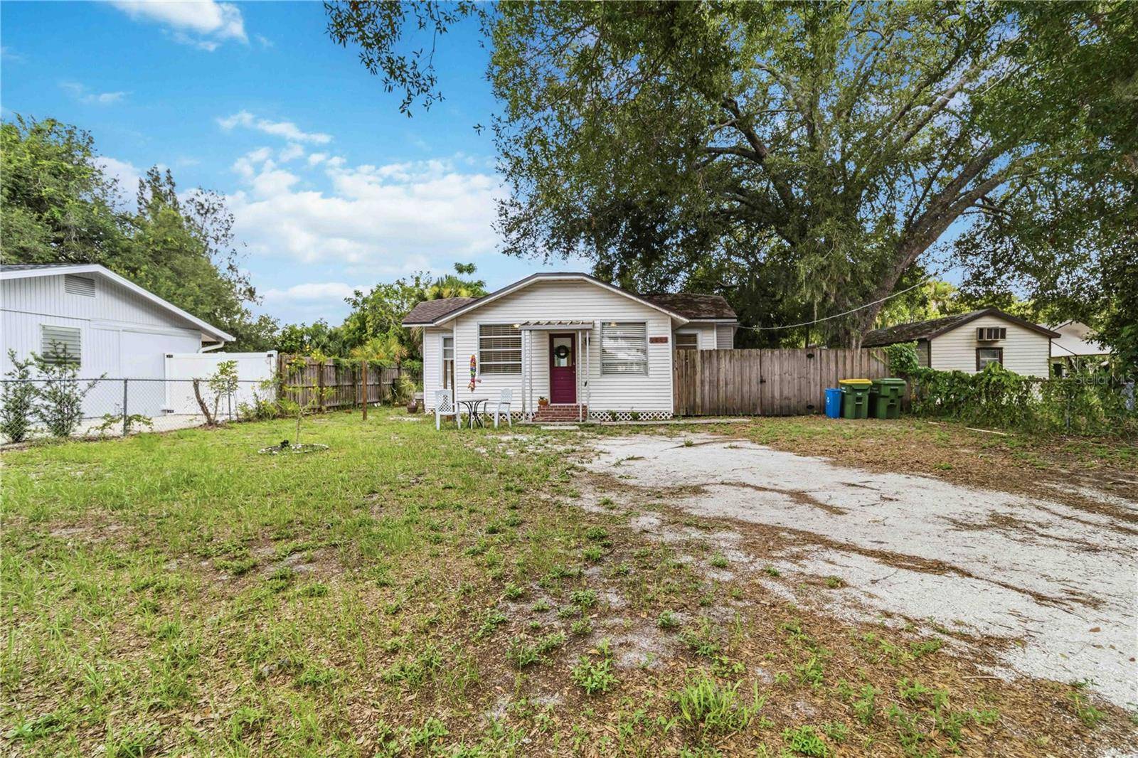 2442 NOVUS ST, Sarasota, FL 34237