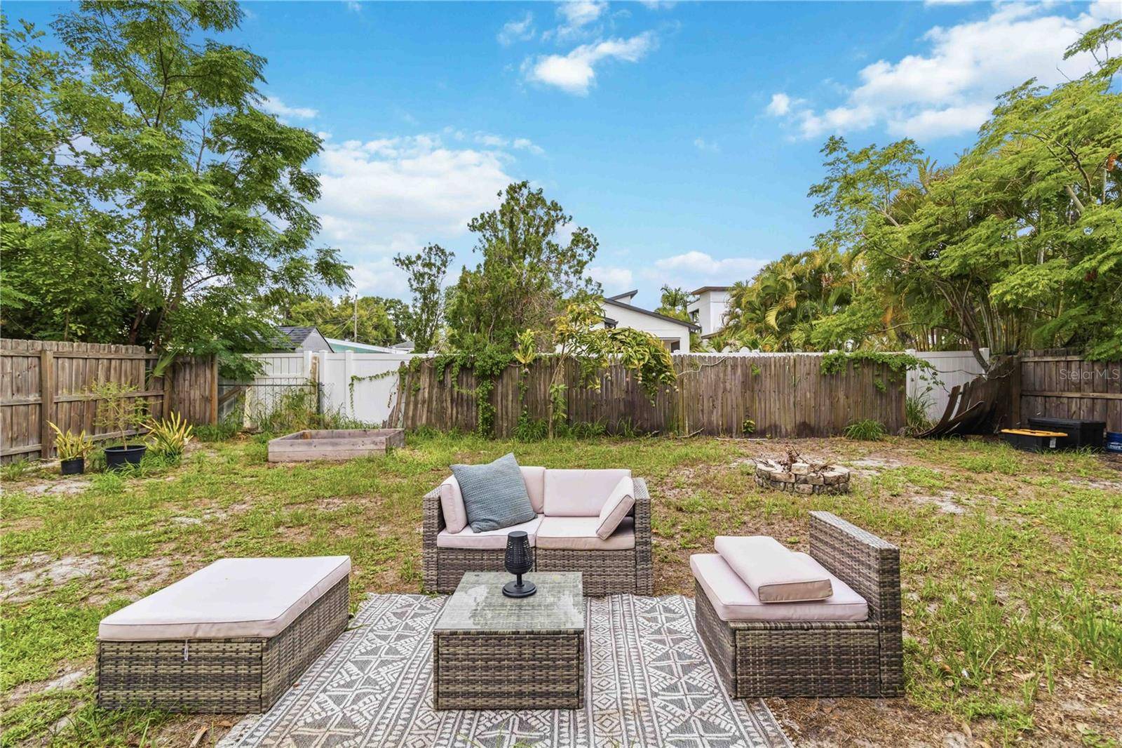 2442 NOVUS ST, Sarasota, FL 34237