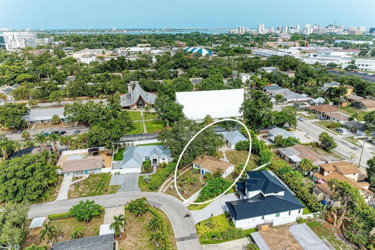 1300 LOMA LINDA CT, Sarasota, FL 34239