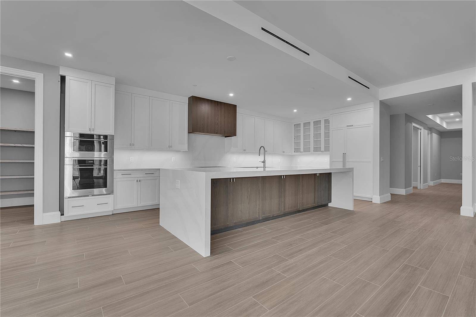 70 AVENIDA VENECCIA #304, Sarasota, FL 34242