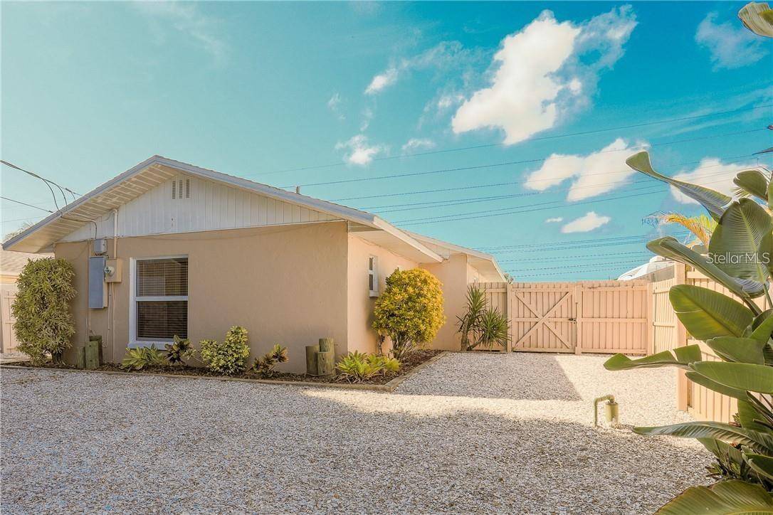 2907 HYDE PARK ST, Sarasota, FL 34239