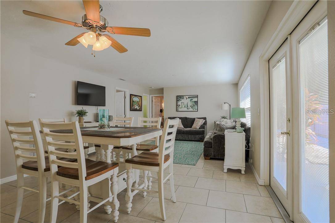 2907 HYDE PARK ST, Sarasota, FL 34239