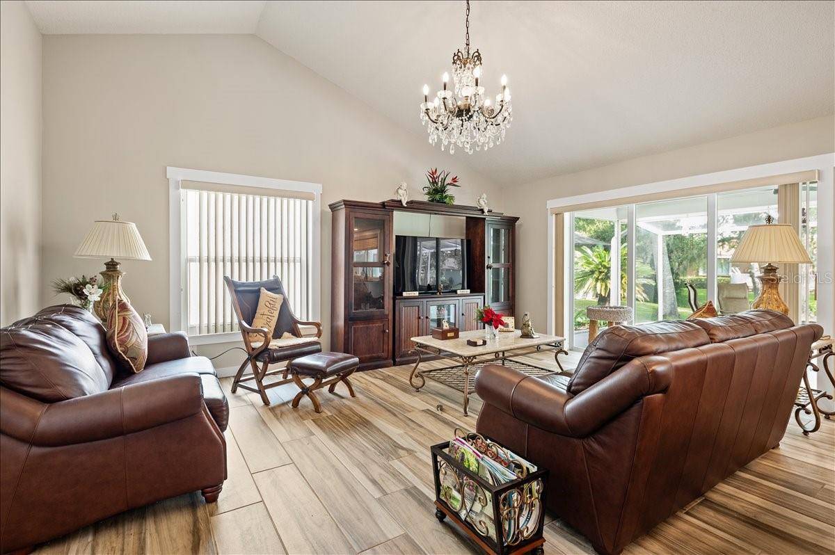 5438 DOMINICA CIR, Sarasota, FL 34233