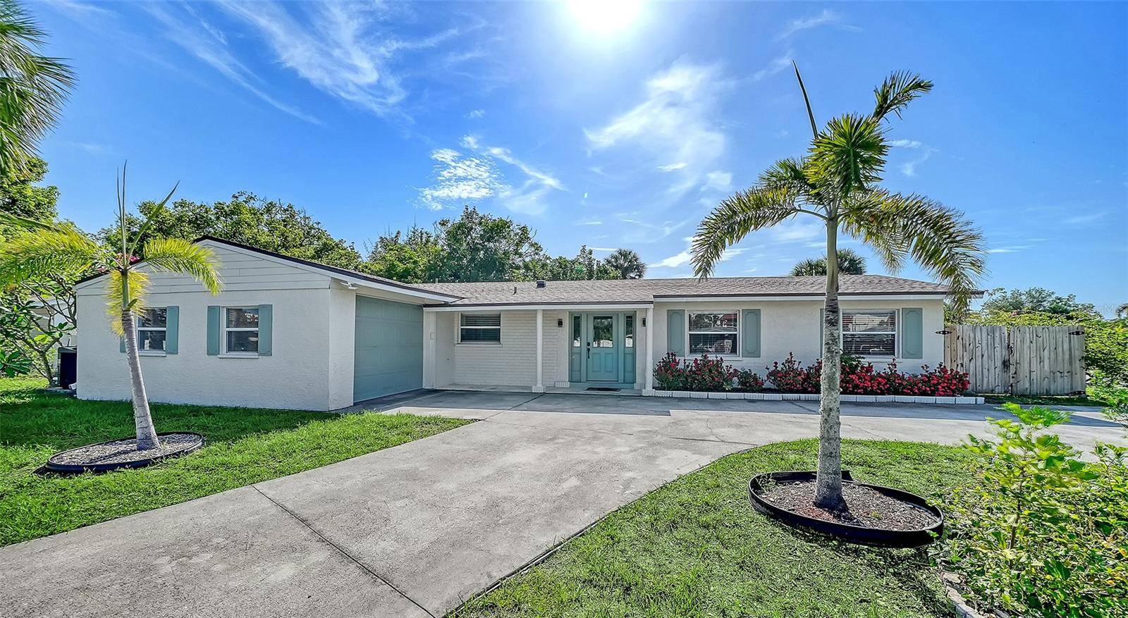 6515 COLONIAL DR, Sarasota, FL 34231