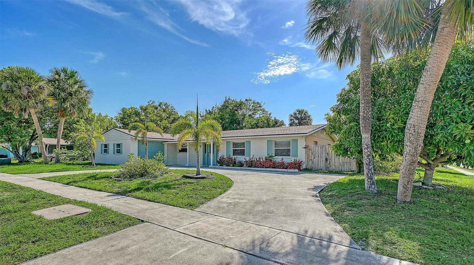6515 COLONIAL DR, Sarasota, FL 34231