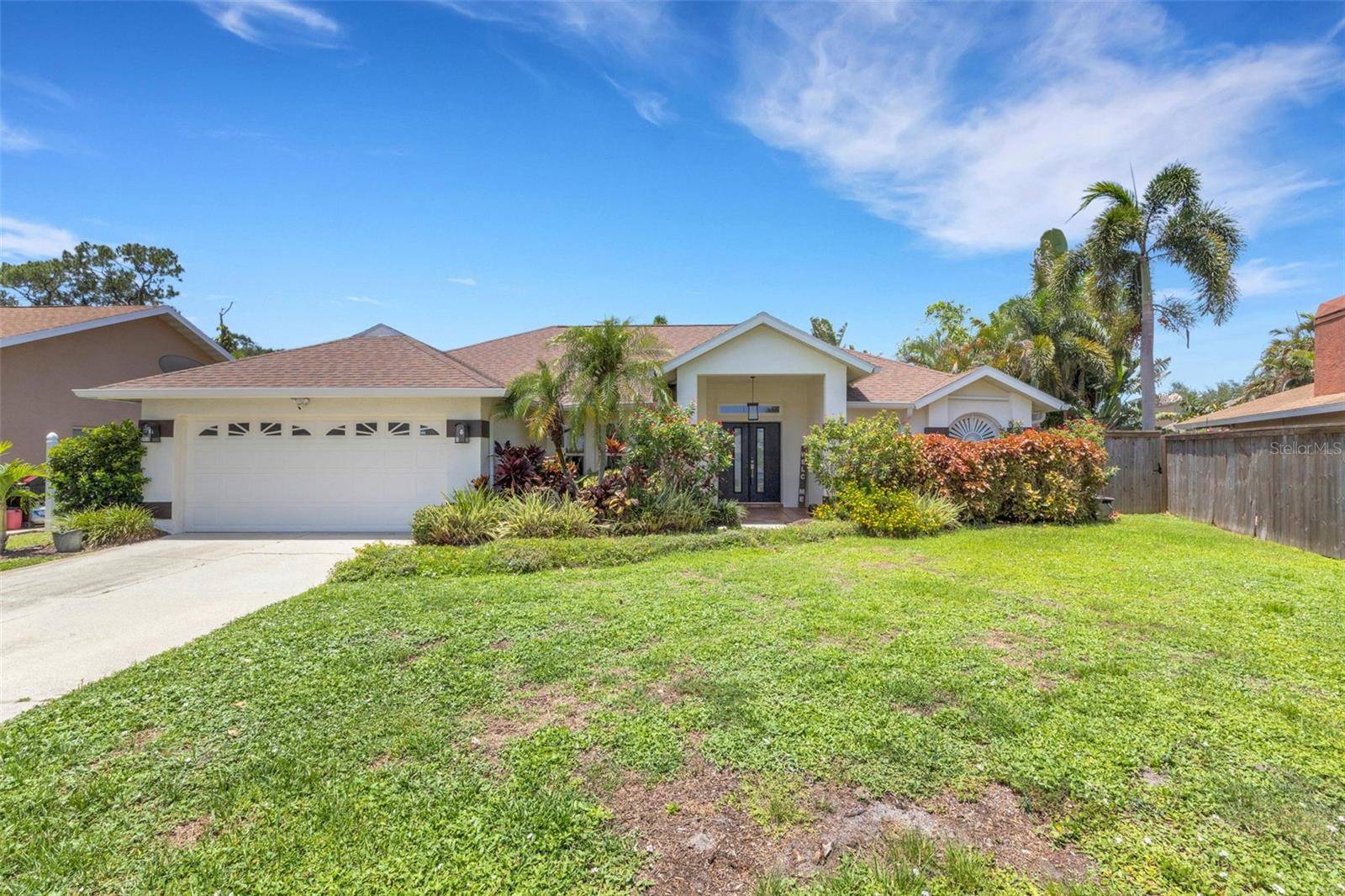 2426 ICECAPADE DR, Sarasota, FL 34240