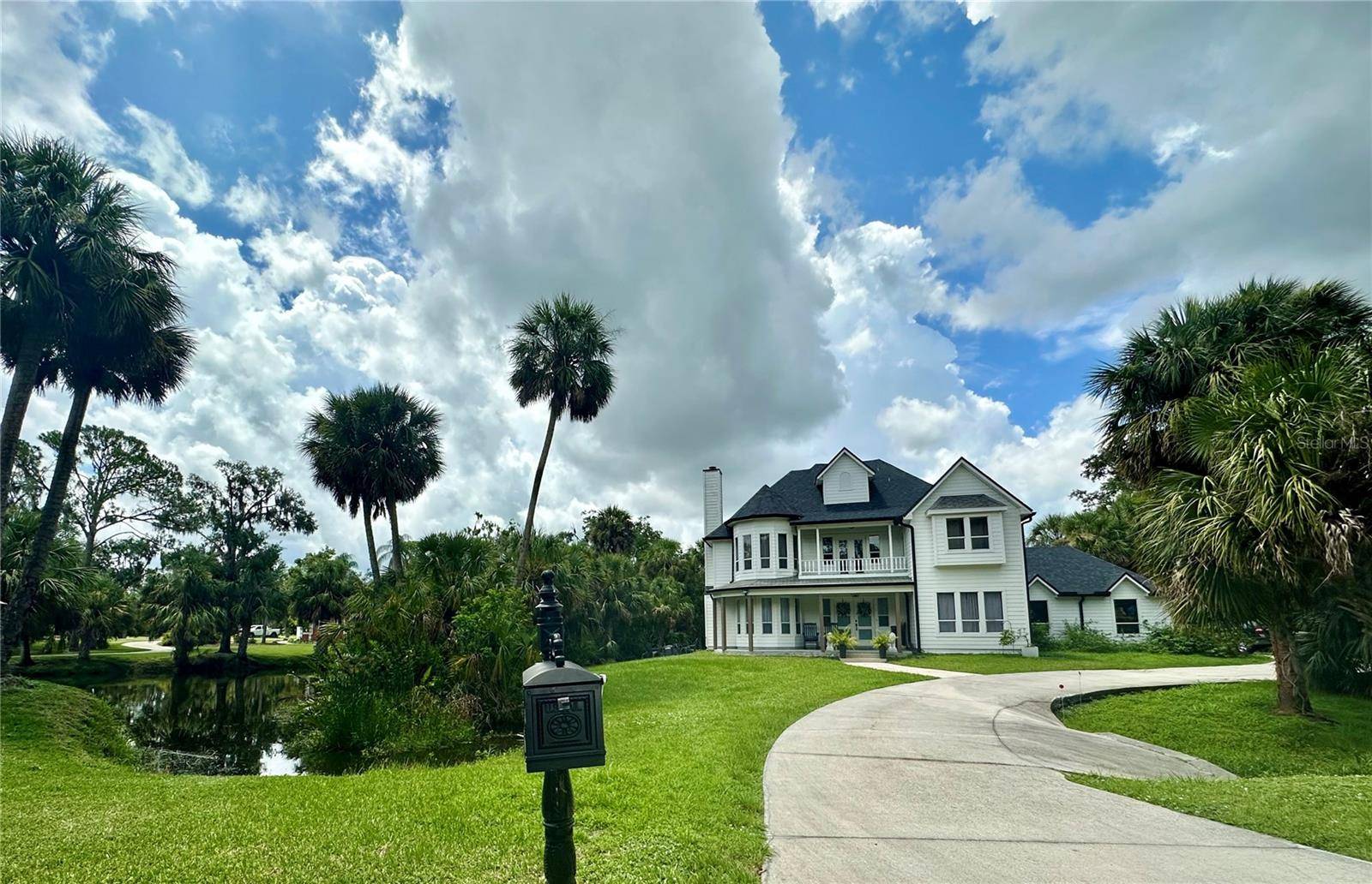 1587 FIRETHORNE LAKES DR, Sarasota, FL 34240