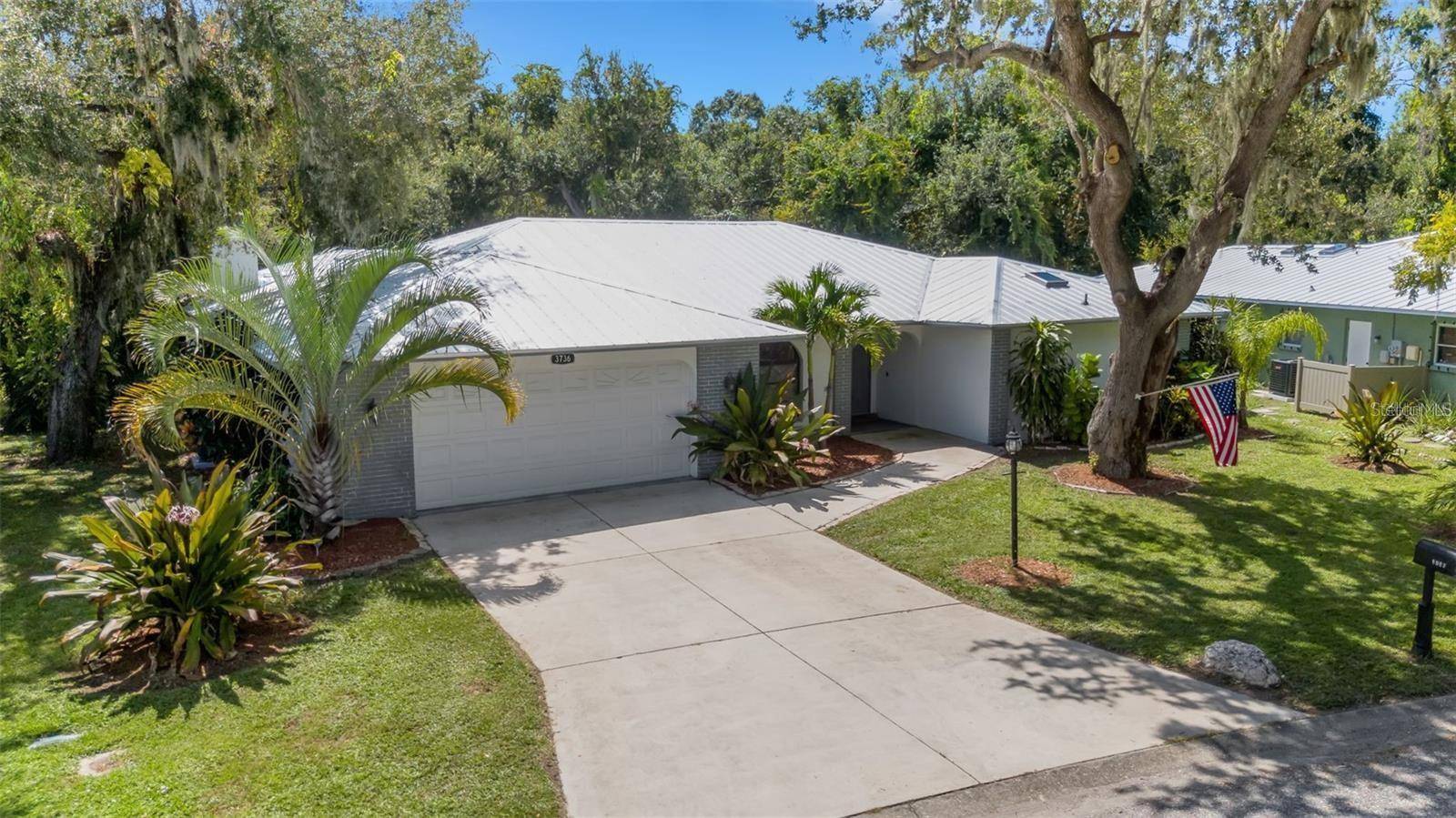 3736 MAPLE HOLLOW CT, Sarasota, FL 34243