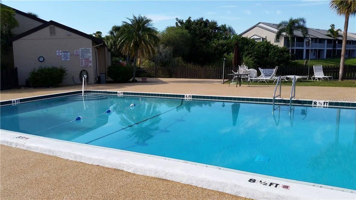 2745 HIDDEN LAKE BLVD #D, Sarasota, FL 34237