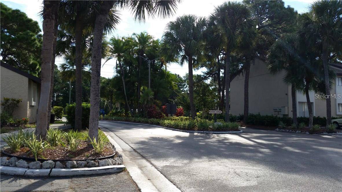 2745 HIDDEN LAKE BLVD #D, Sarasota, FL 34237