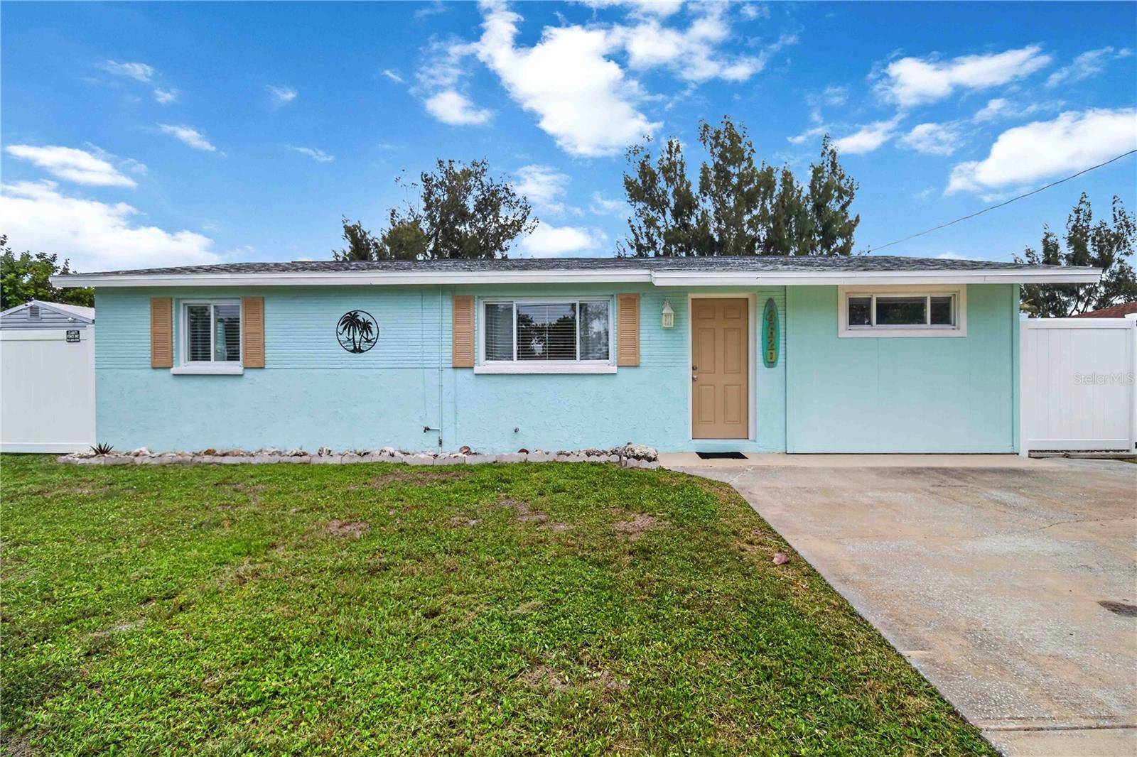 4620 3RD AVE W, Palmetto, FL 34221