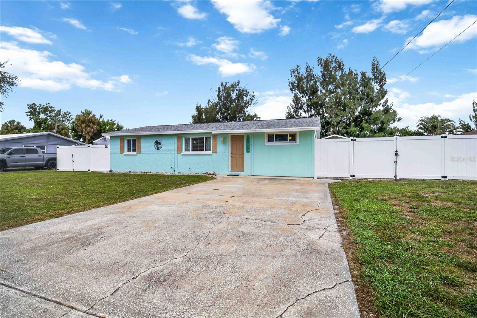 4620 3RD AVE W, Palmetto, FL 34221