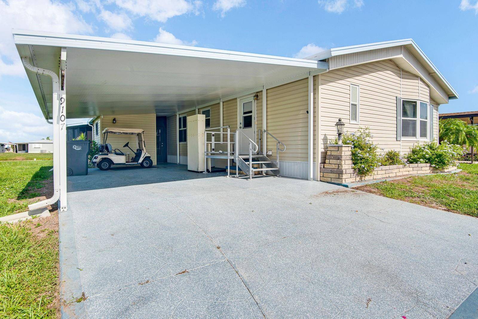 9107 34TH AVE E, Palmetto, FL 34221
