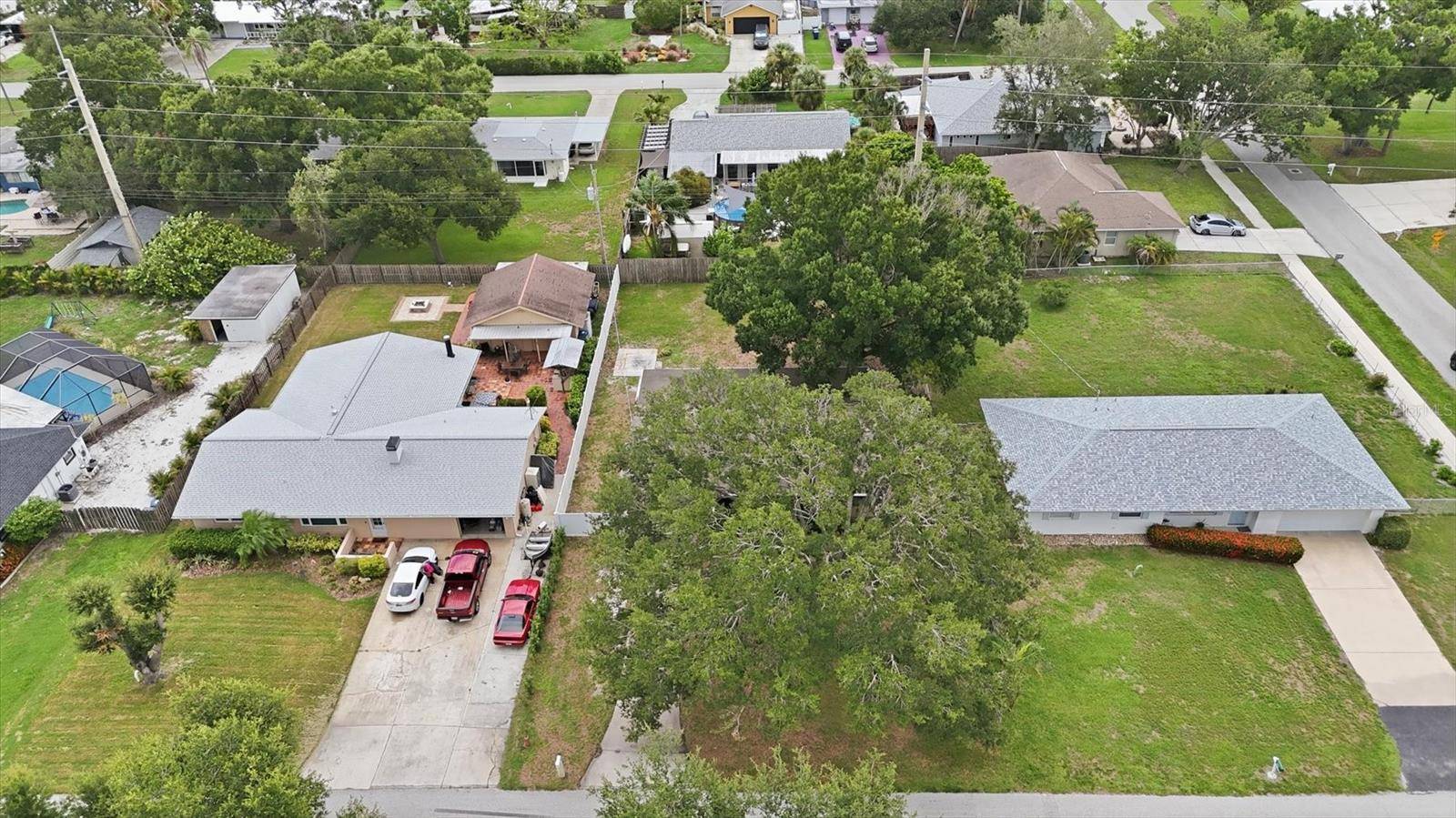 2173 FIESTA DR, Sarasota, FL 34231
