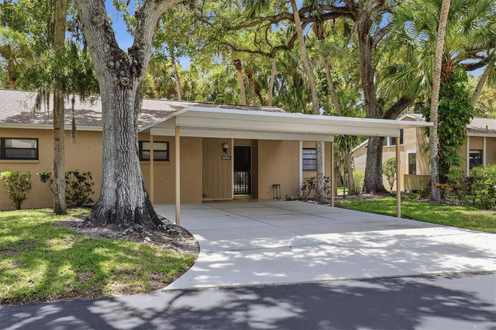 5063 VILLAGE GARDENS DR #9, Sarasota, FL 34234