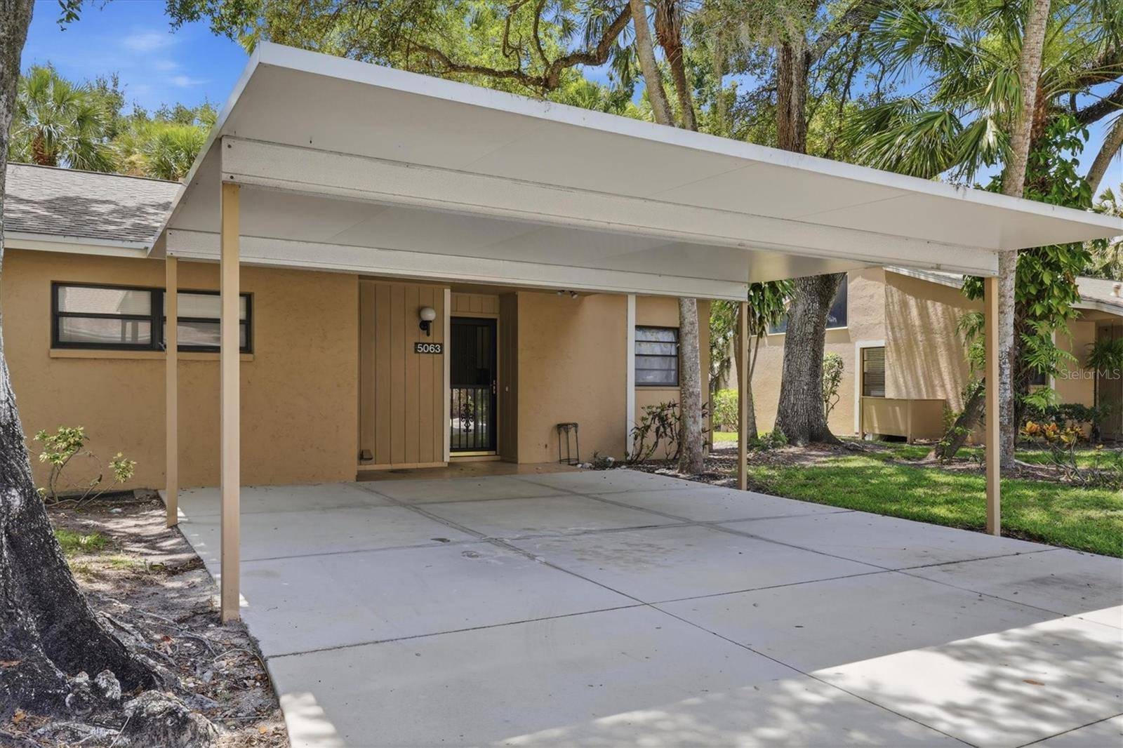 5063 VILLAGE GARDENS DR #9, Sarasota, FL 34234