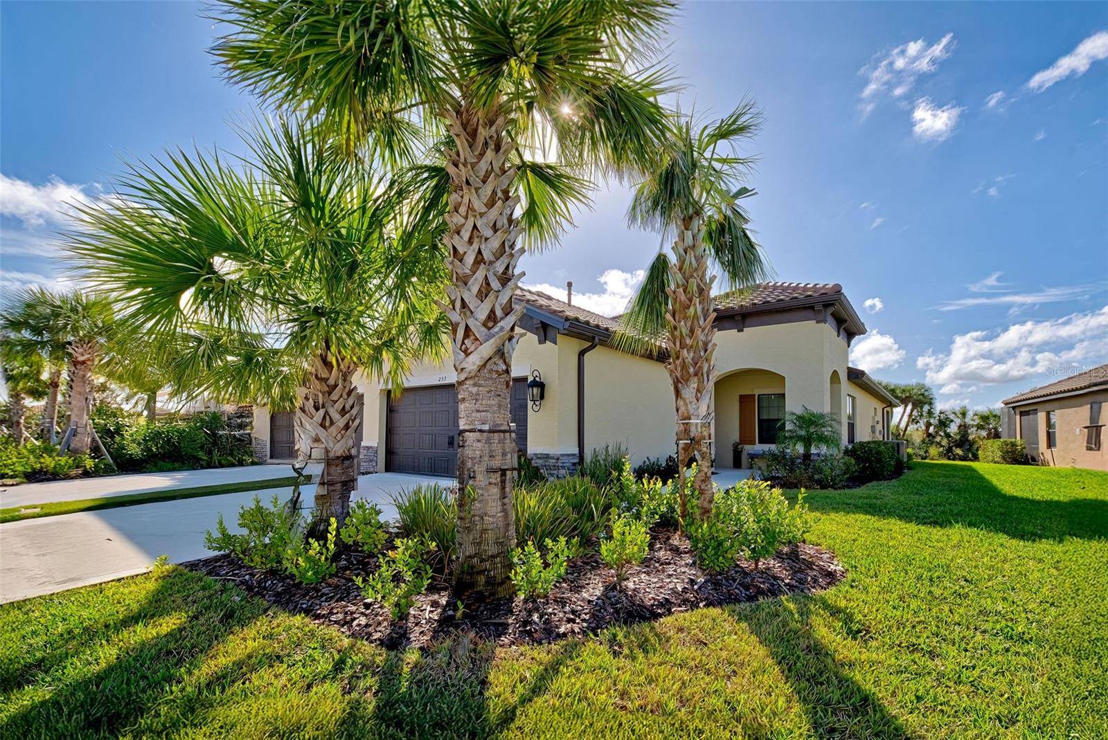 233 PALIDORO CIR, Nokomis, FL 34275