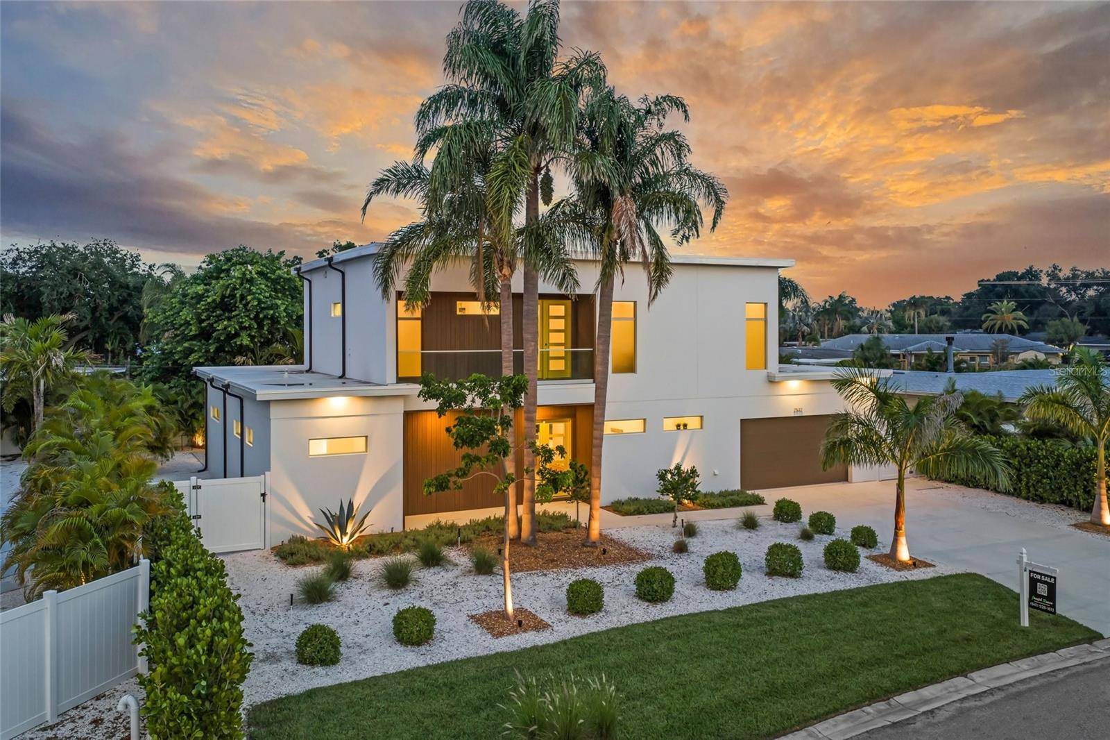 2532 FRUIT TREE DR, Sarasota, FL 34239