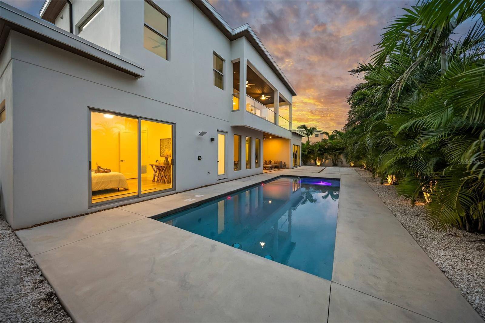 2532 FRUIT TREE DR, Sarasota, FL 34239
