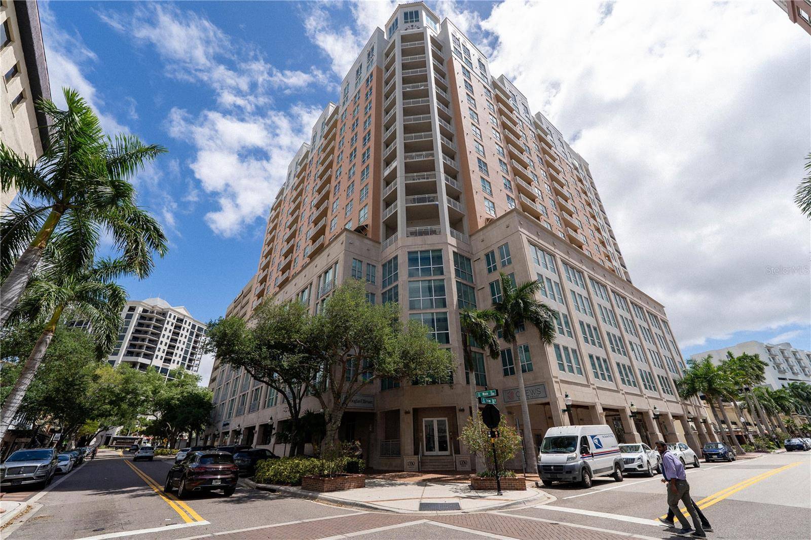 1350 MAIN ST #200, Sarasota, FL 34236