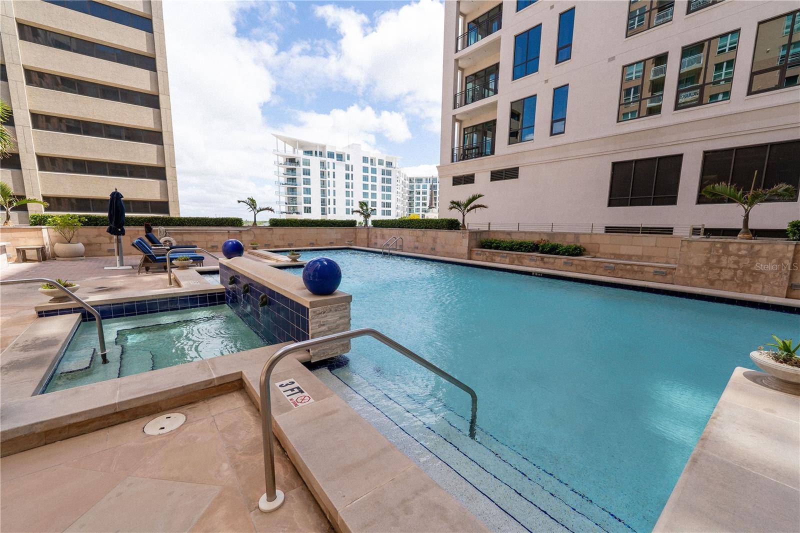 1350 MAIN ST #200, Sarasota, FL 34236