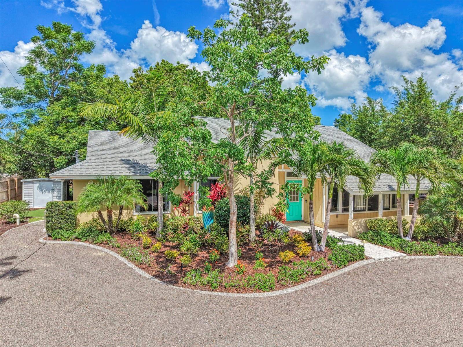 2137 WORRINGTON ST, Sarasota, FL 34231