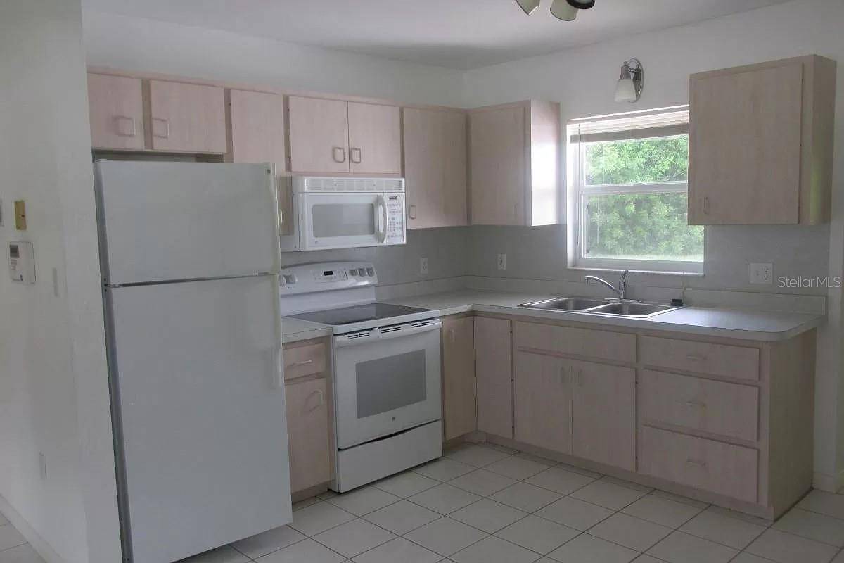 2911 BENTLEY ST, Sarasota, FL 34239