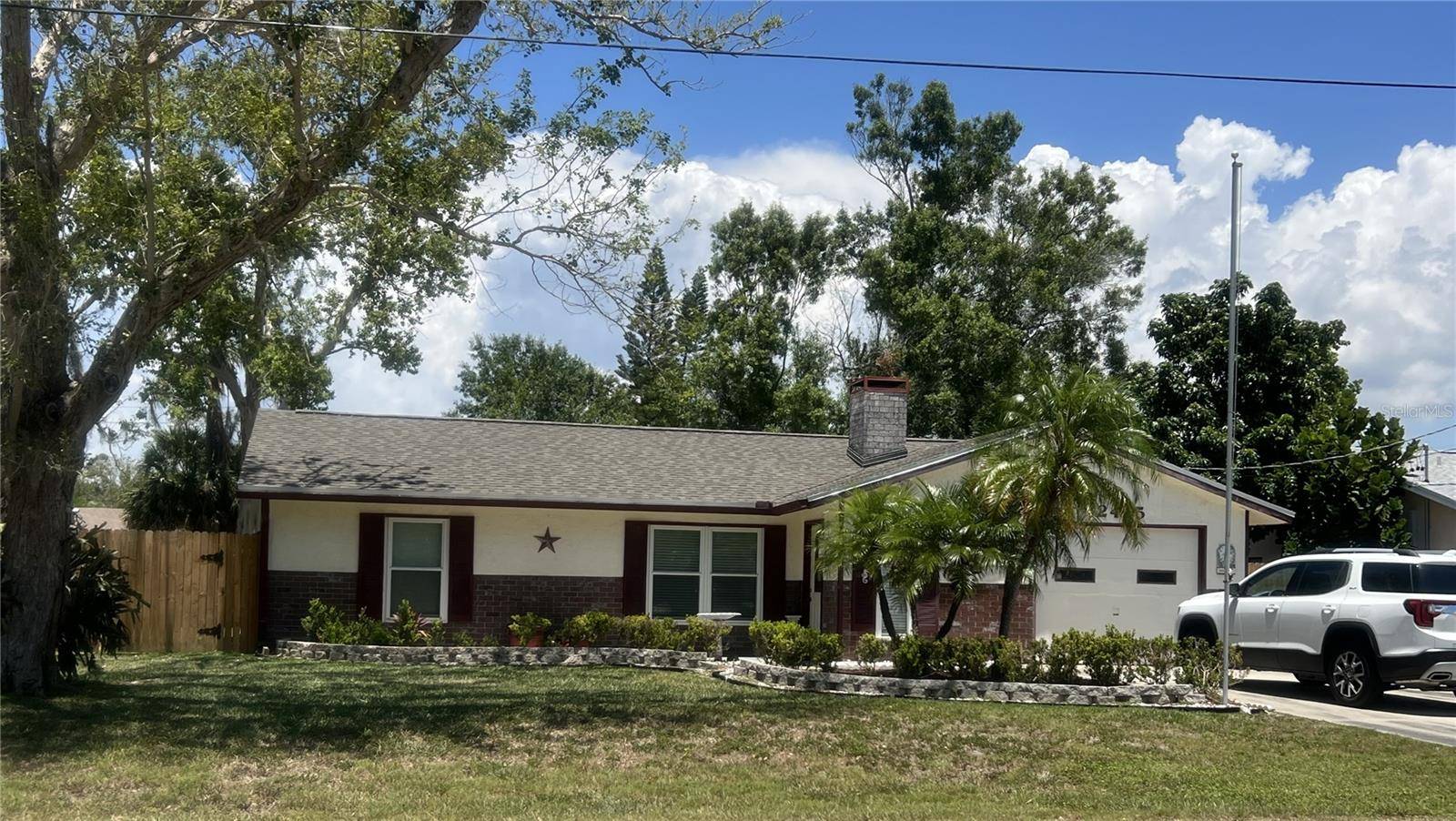 2425 DOUD ST, Sarasota, FL 34231