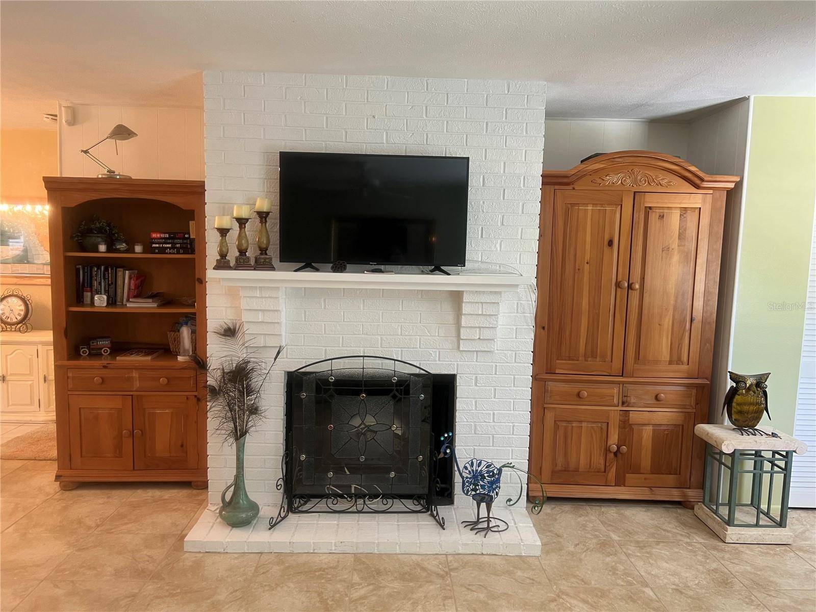 2425 DOUD ST, Sarasota, FL 34231