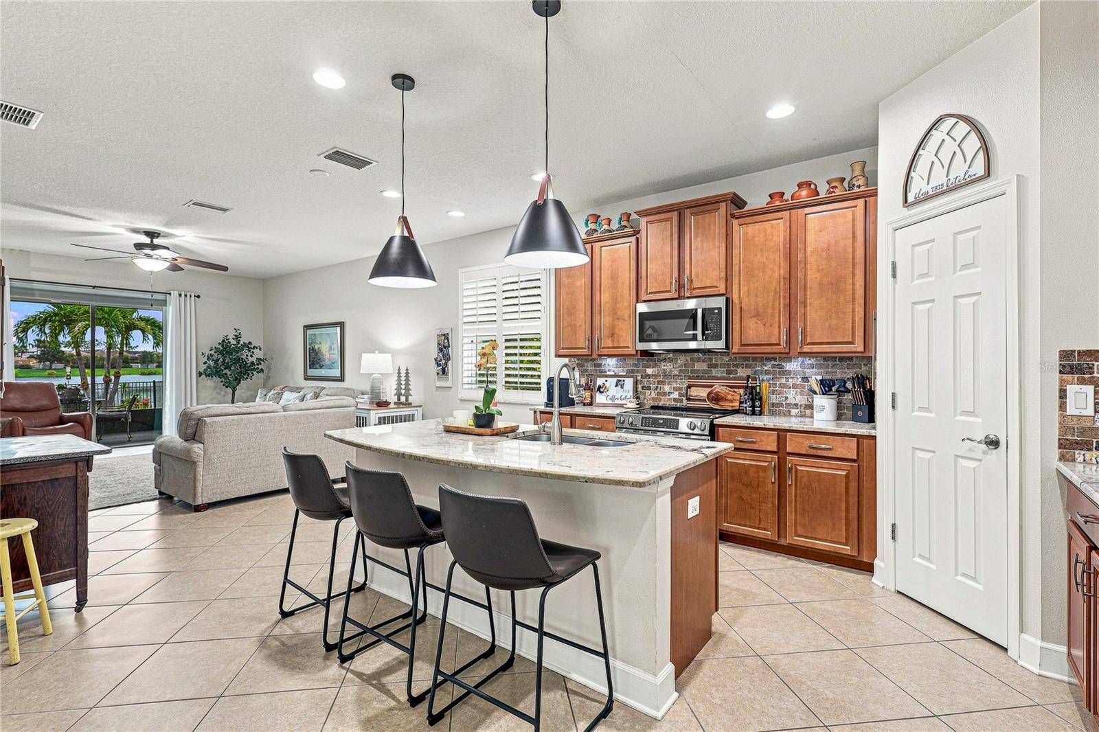 8478 NANDINA DR, Sarasota, FL 34240