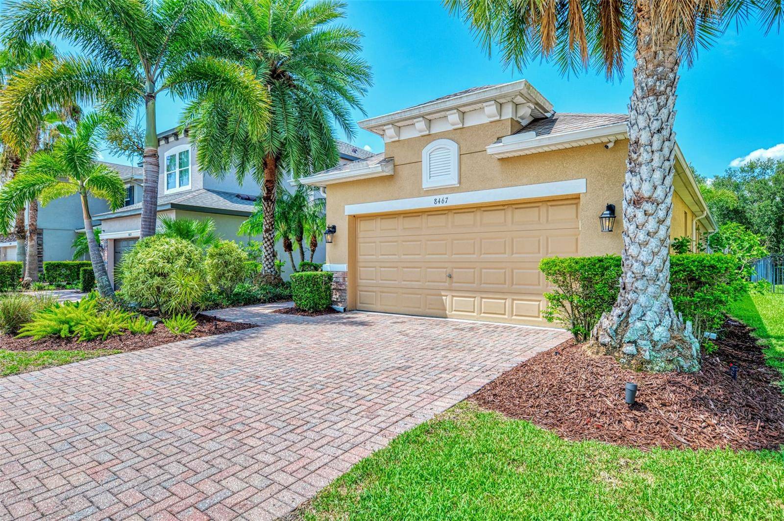 8467 NANDINA DR, Sarasota, FL 34240