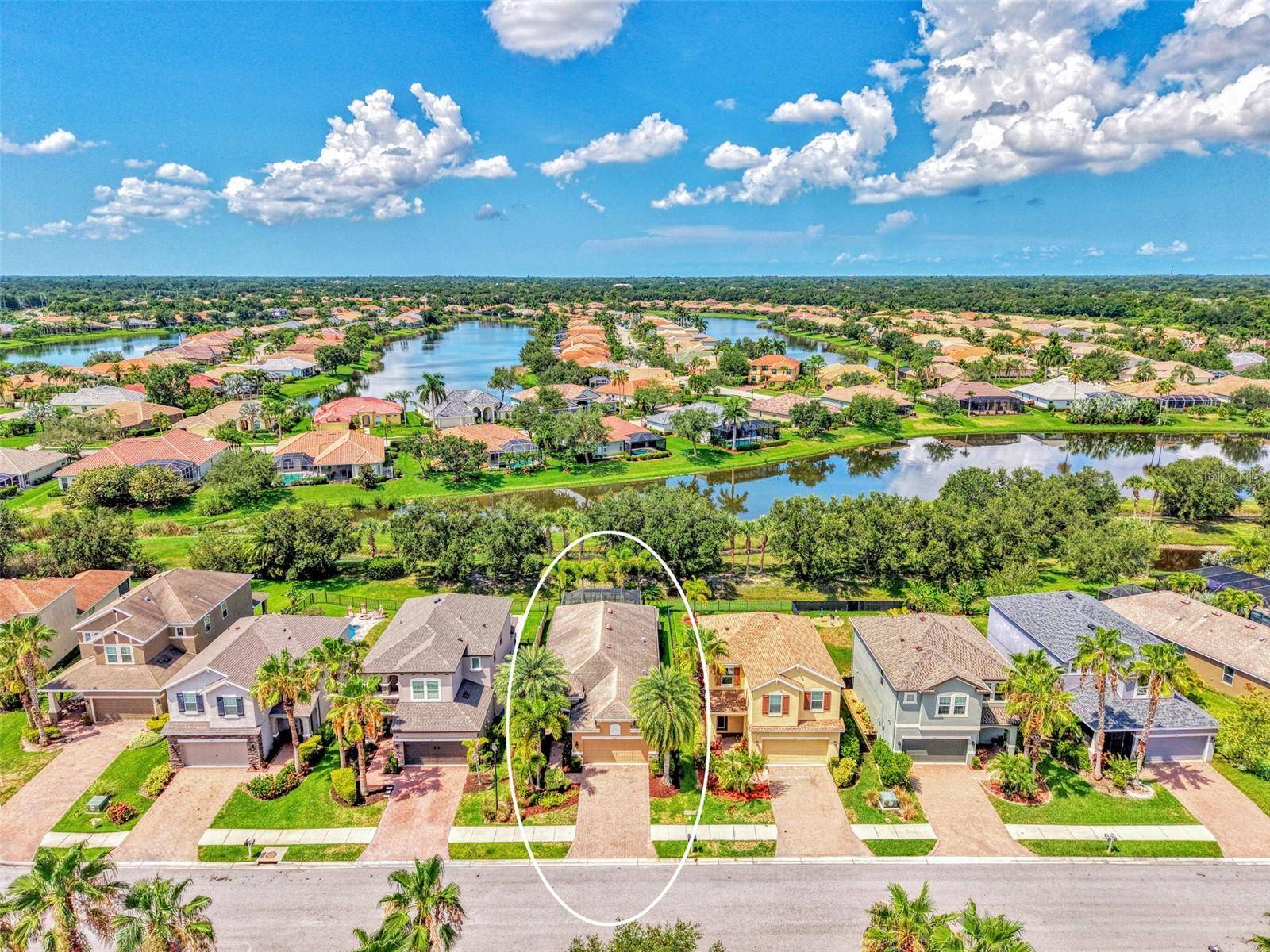 8467 NANDINA DR, Sarasota, FL 34240