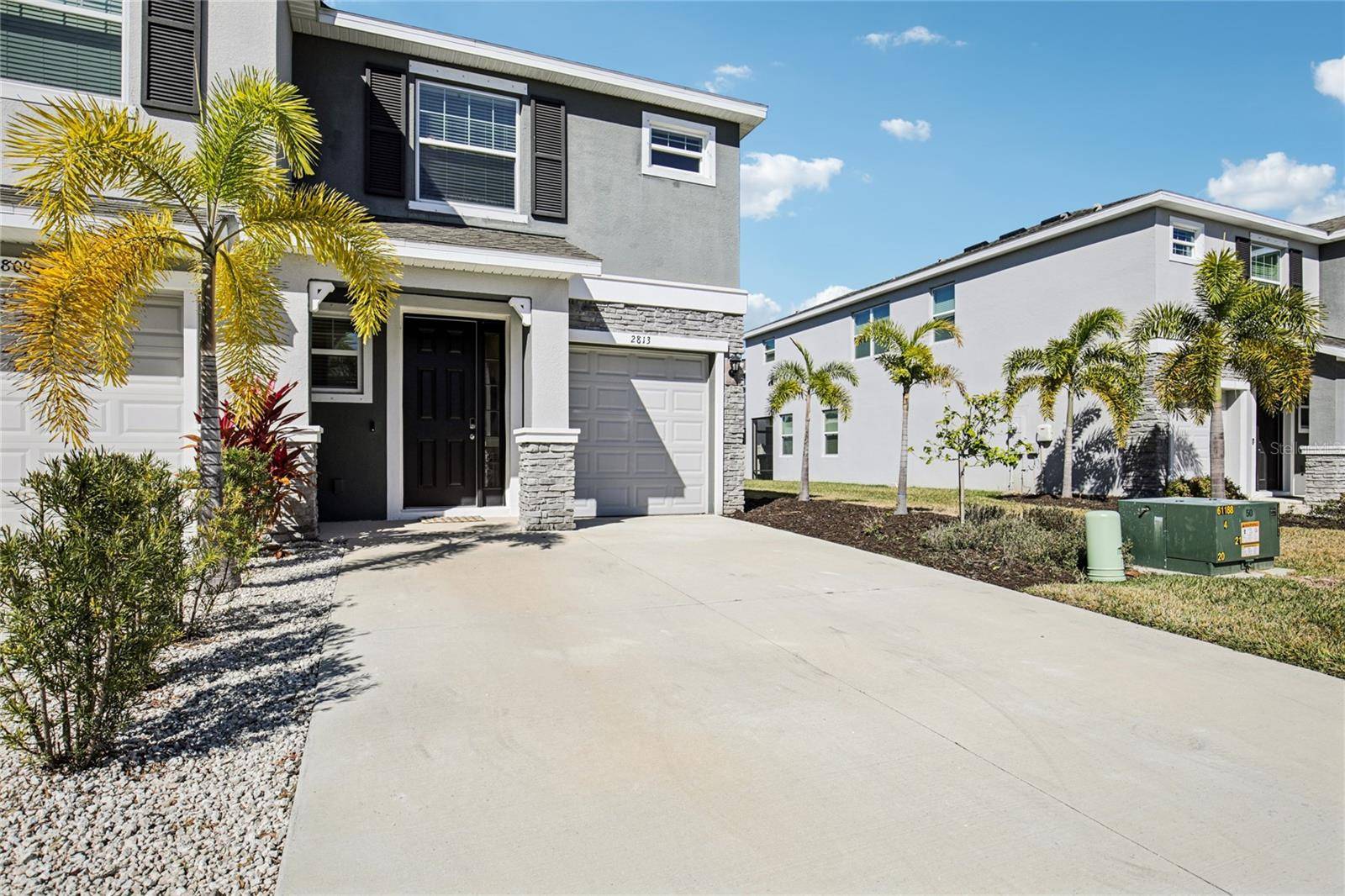 2813 MIDNIGHT PEARL DR, Sarasota, FL 34240