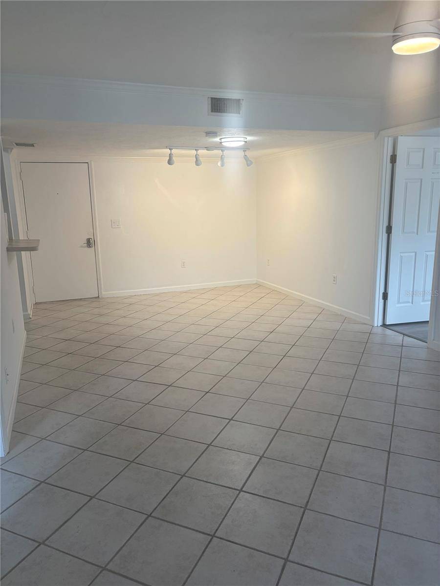 503 ALBEE FARM RD #B28, Venice, FL 34285