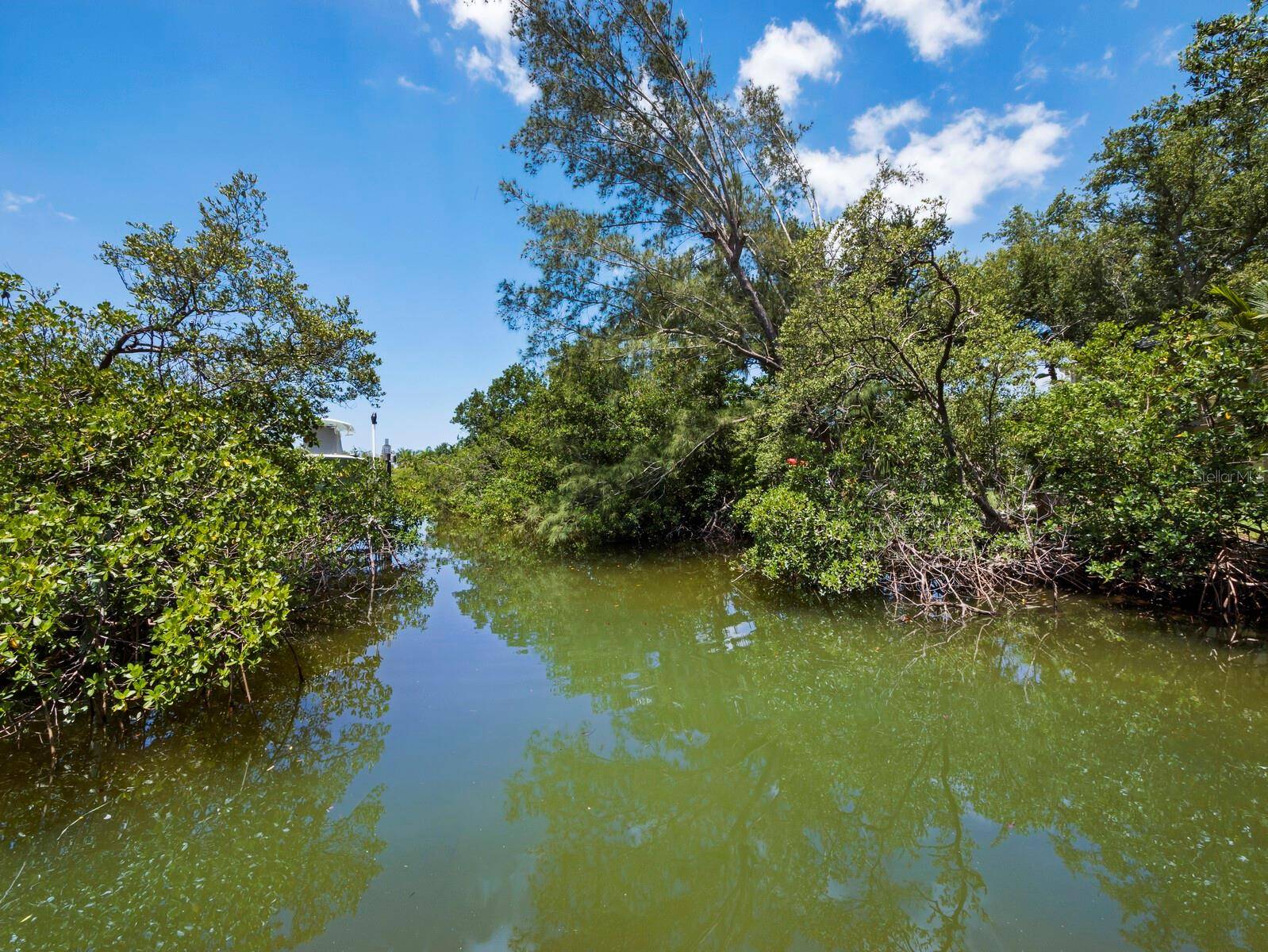 4114 ROBERTS POINT CIR, Sarasota, FL 34242