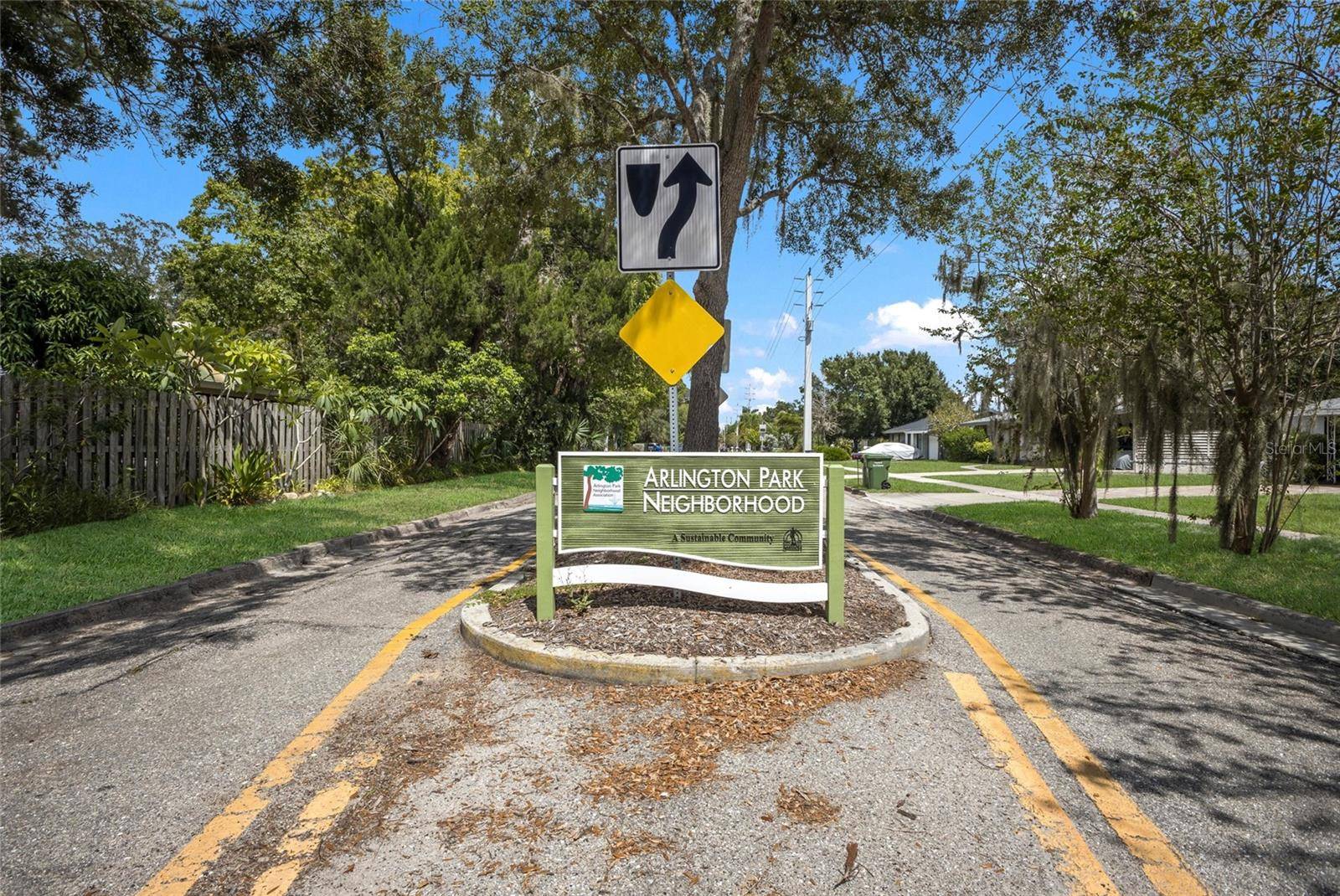 2070 HYDE PARK ST, Sarasota, FL 34239