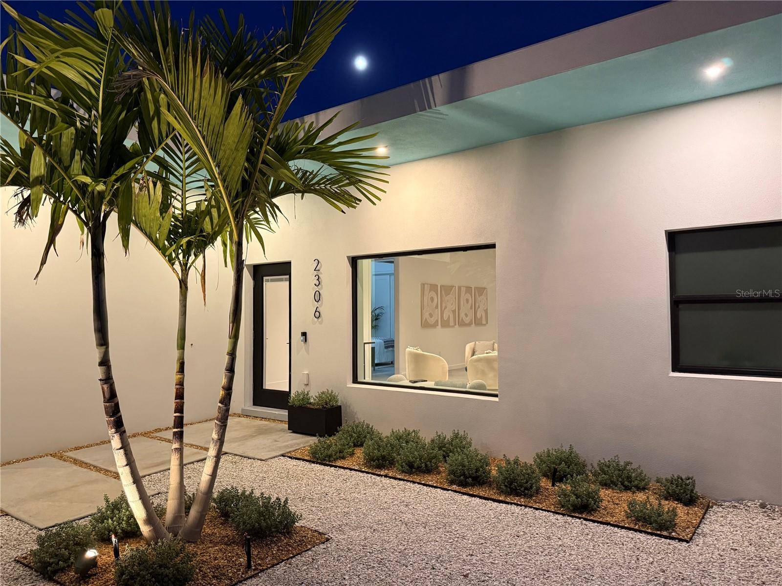 2306 VALENCIA DR, Sarasota, FL 34239