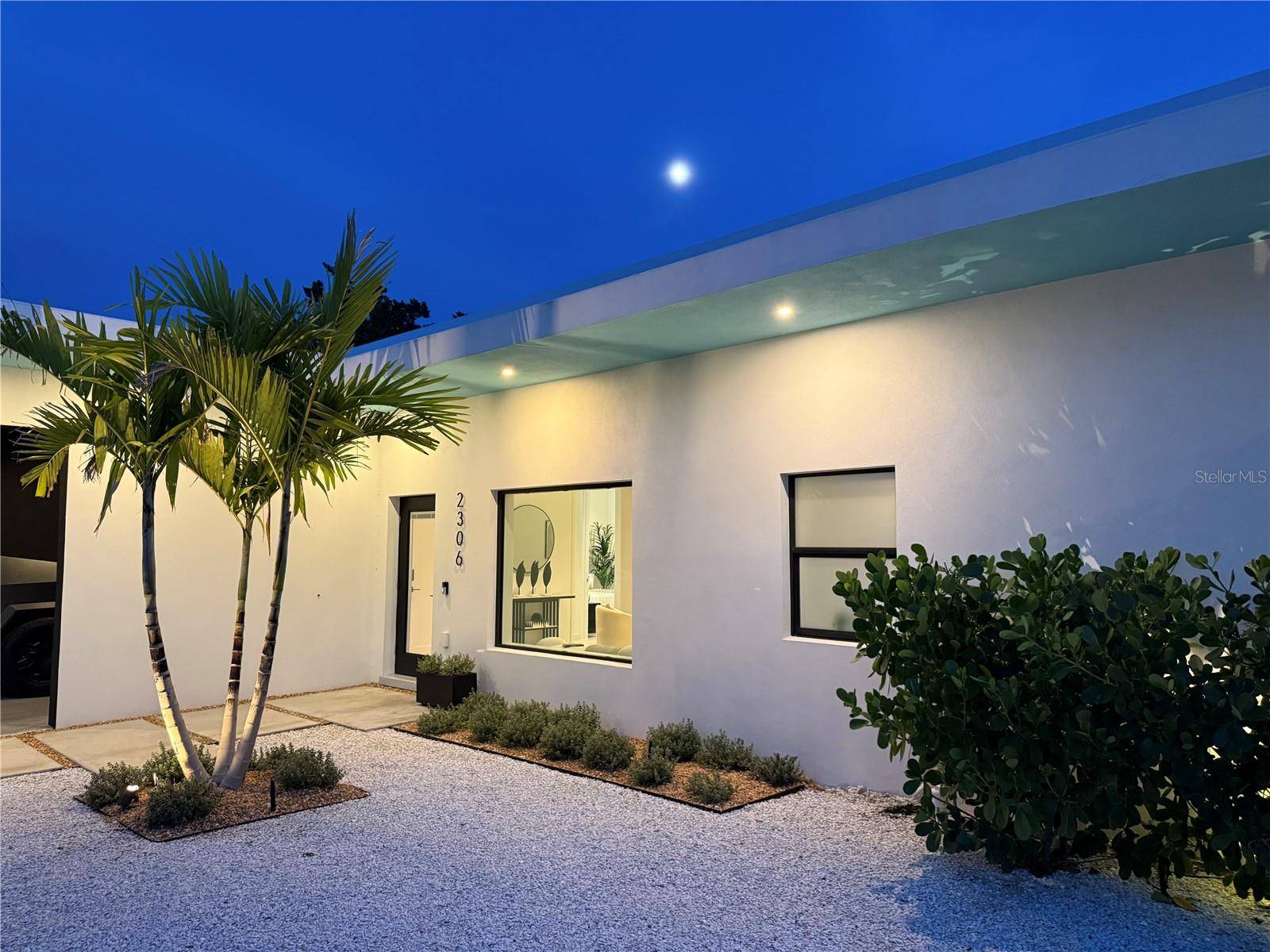 2306 VALENCIA DR, Sarasota, FL 34239