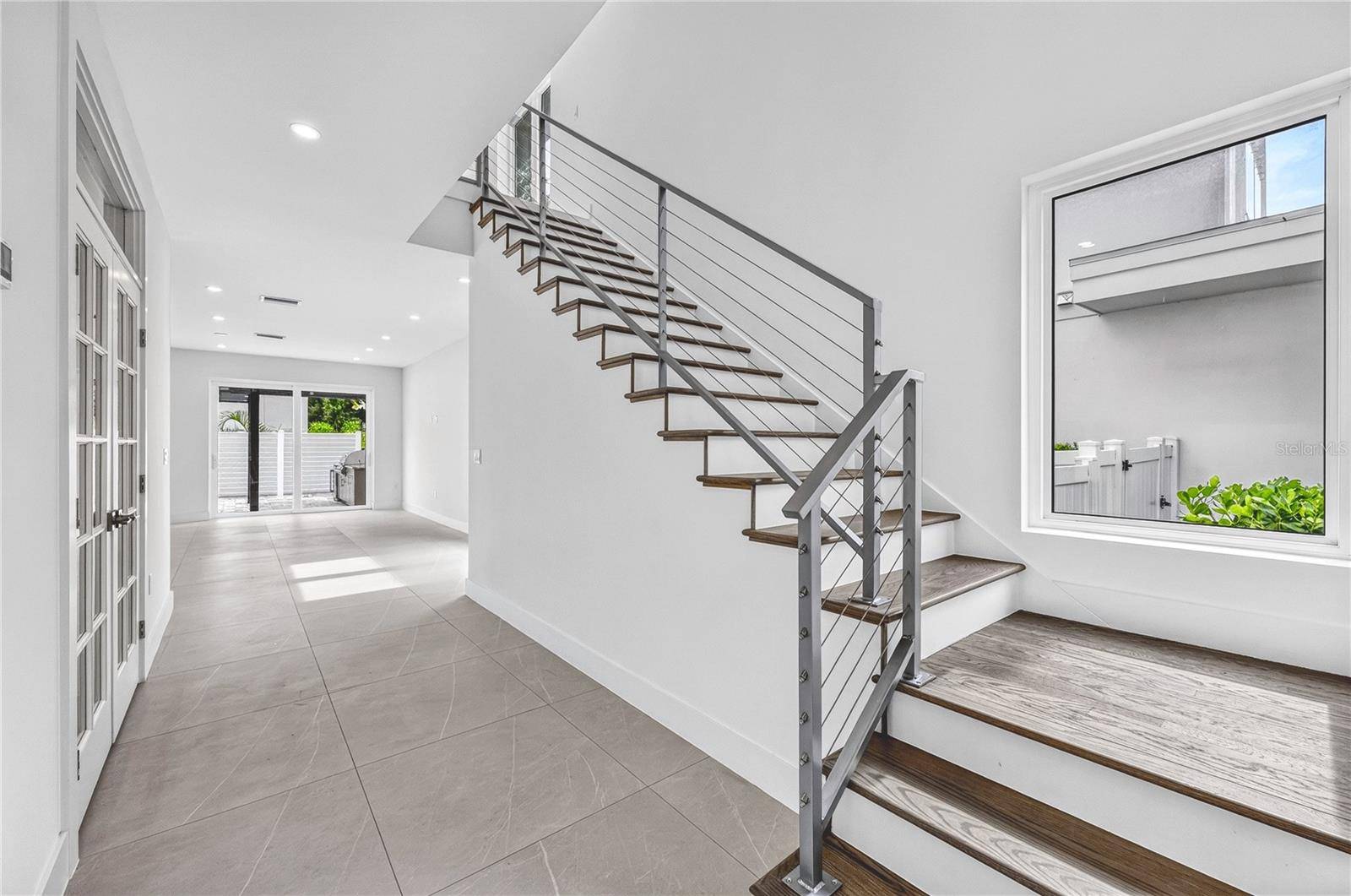 2590 FLOYD ST, Sarasota, FL 34239