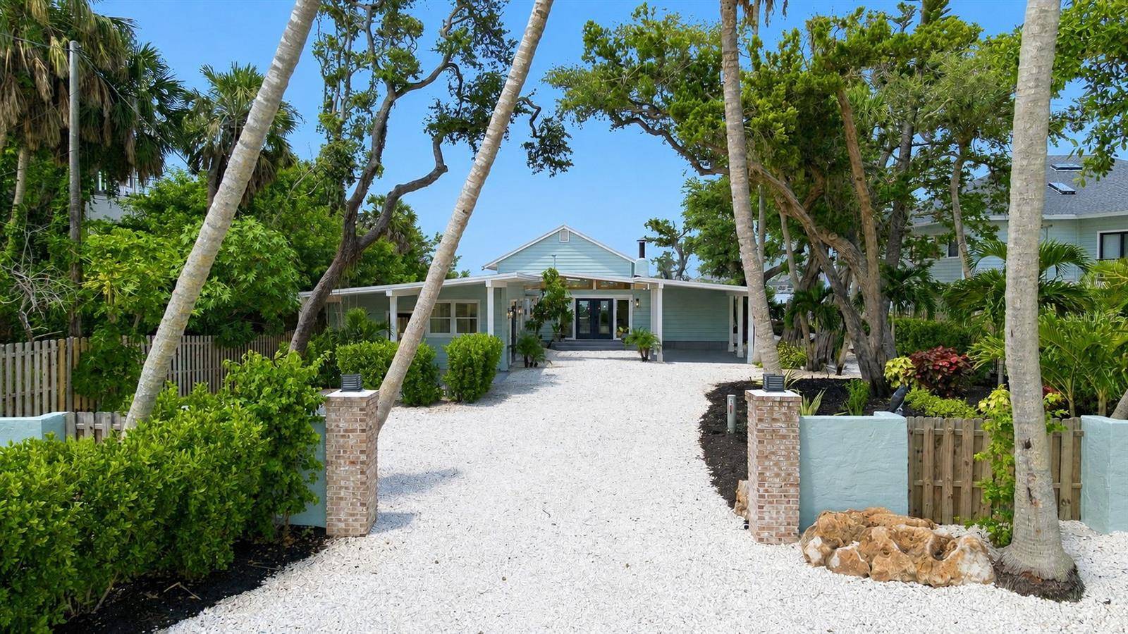 1275 PORT LN, Sarasota, FL 34242