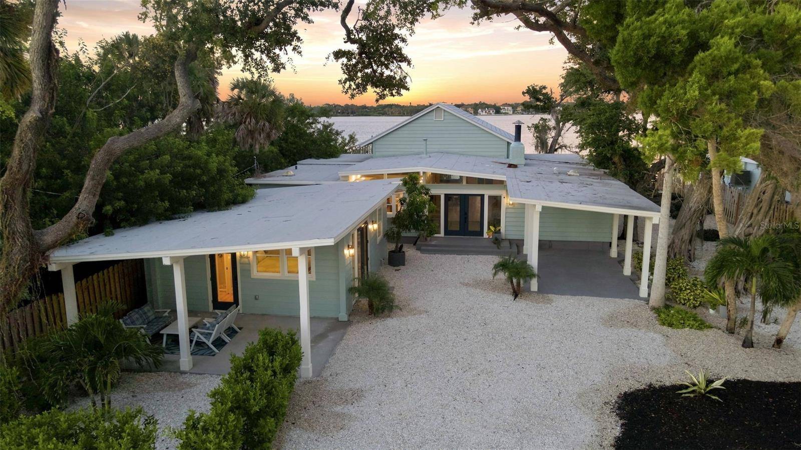 1275 PORT LN, Sarasota, FL 34242