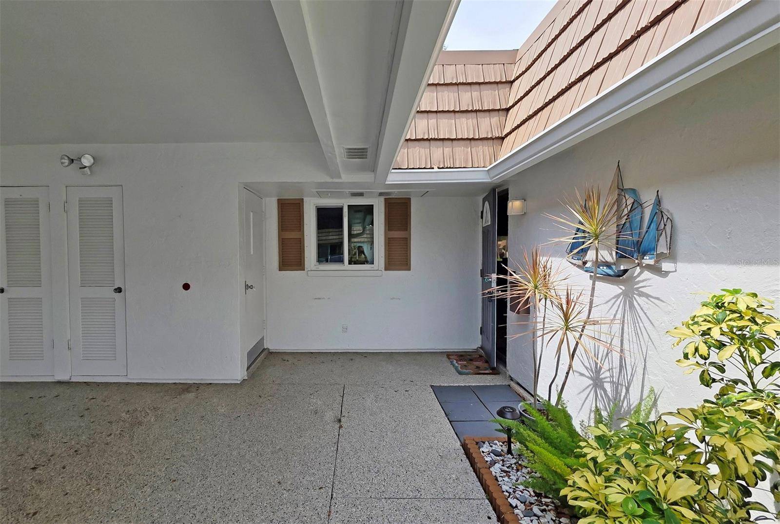 5468 RIVERBLUFF CIR #V-40, Sarasota, FL 34231