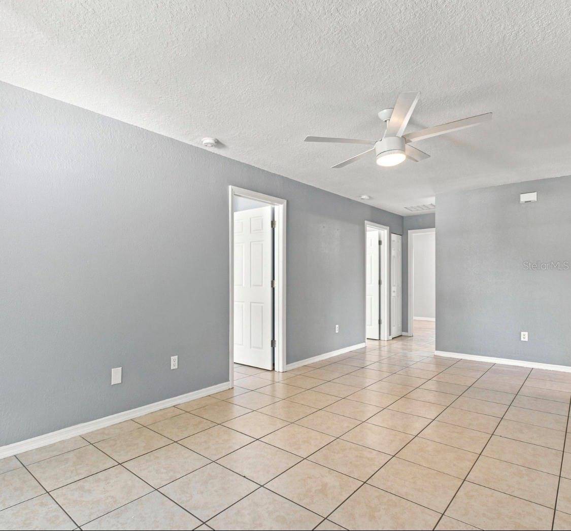 5717 E 11TH ST E, Bradenton, FL 34203