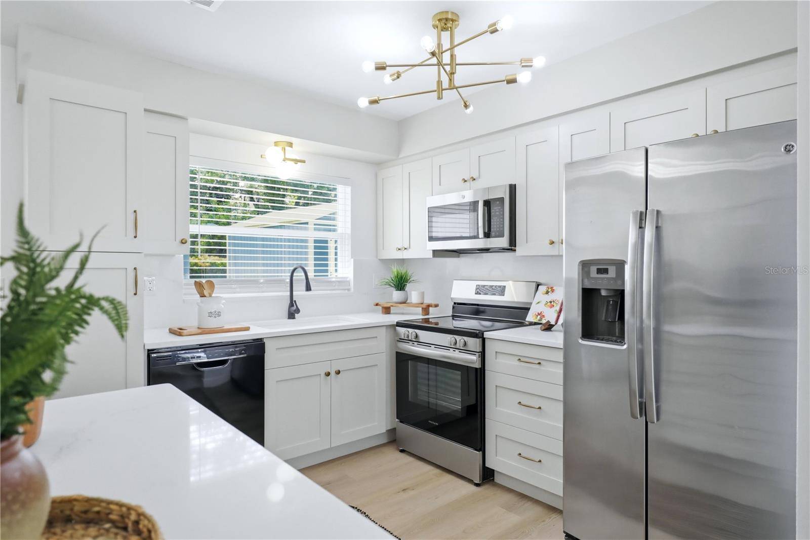 6103 CARLTON AVE, Sarasota, FL 34231