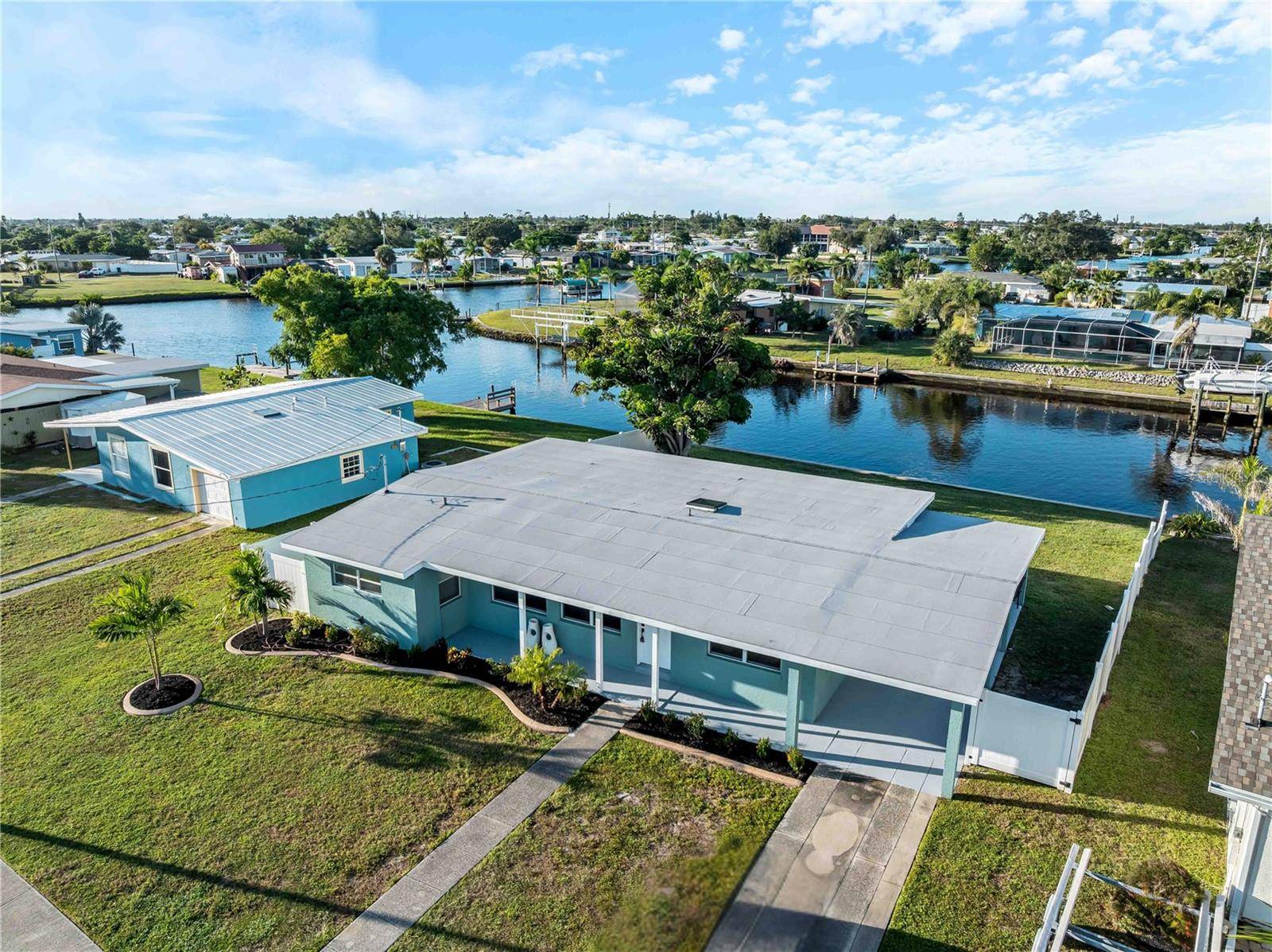 581 LINDLEY TER, Port Charlotte, FL 33952