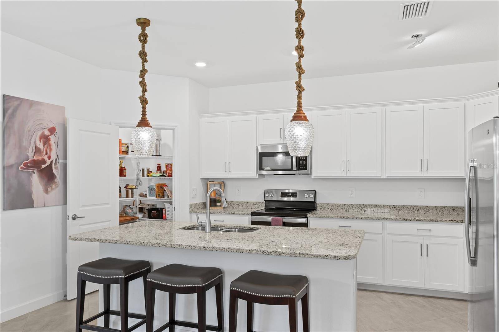 3390 WESTON MANOR DR, Alva, FL 33920