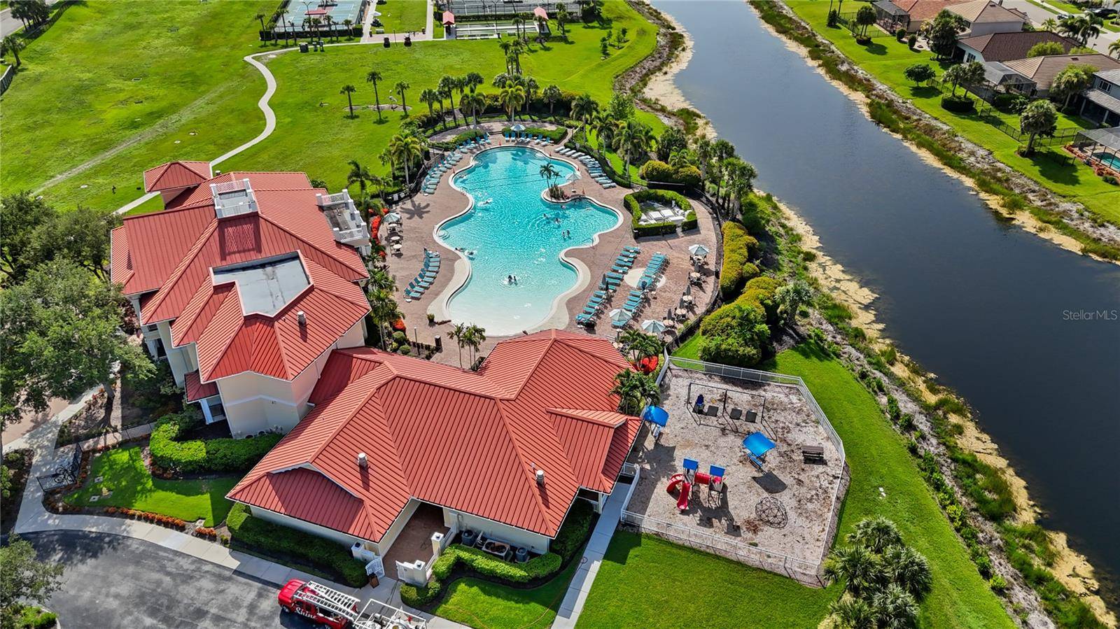 3390 WESTON MANOR DR, Alva, FL 33920